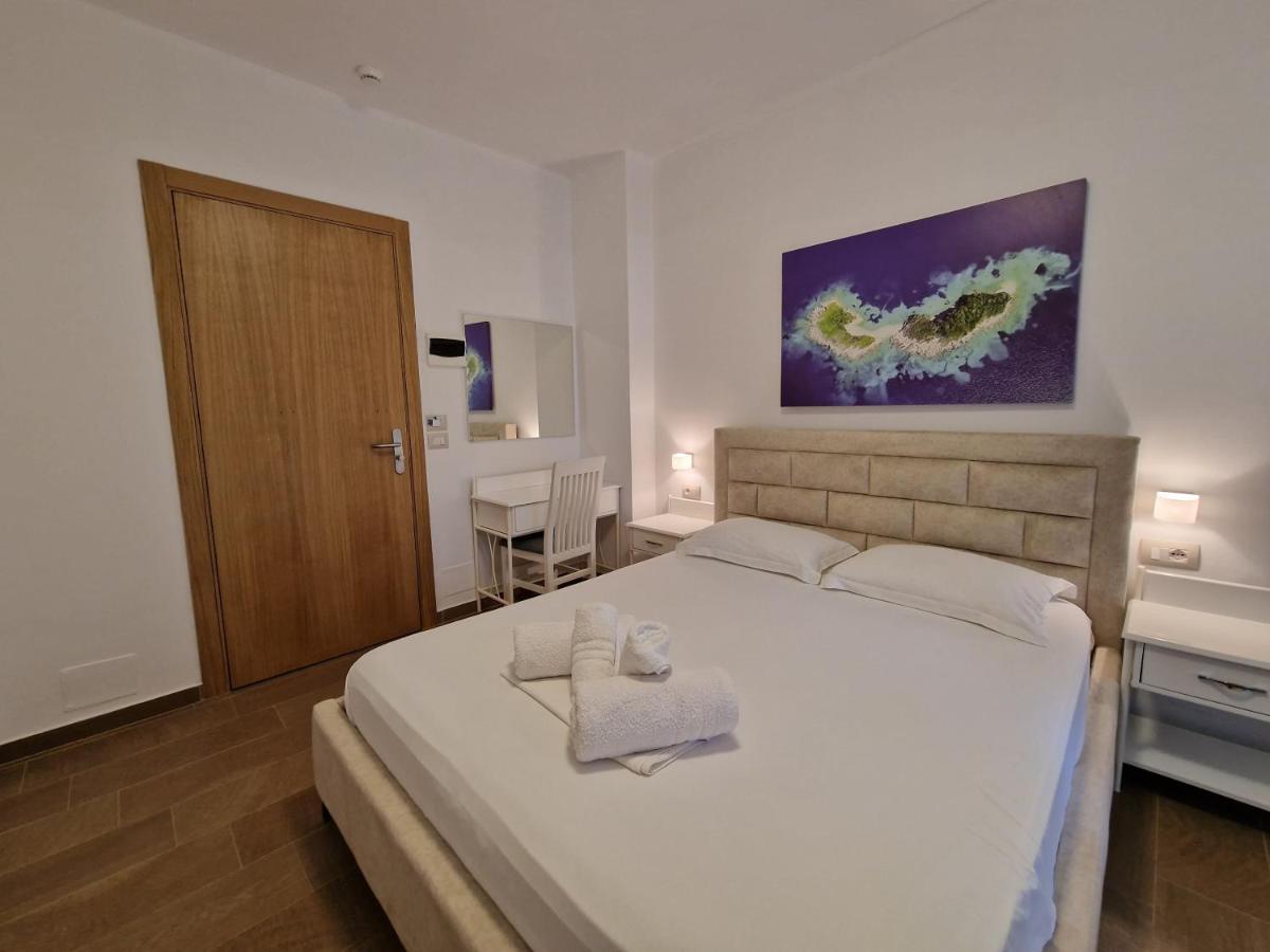 Queen Margaret Seaside Hotel Ksamil